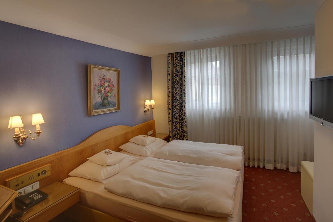 Hotel Brauereigasthof Landwehr-Braeu Reichelshofen Bagian luar foto