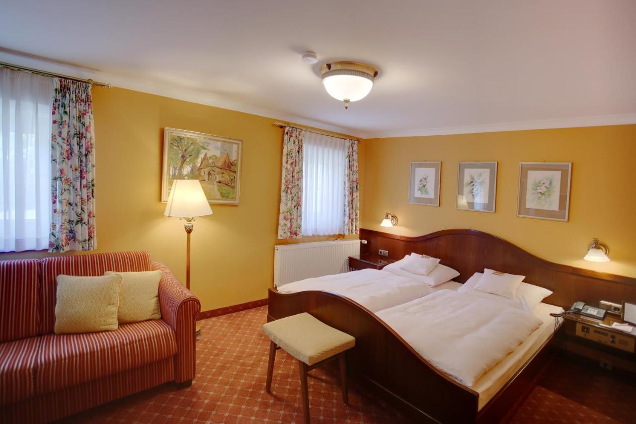 Hotel Brauereigasthof Landwehr-Braeu Reichelshofen Bagian luar foto