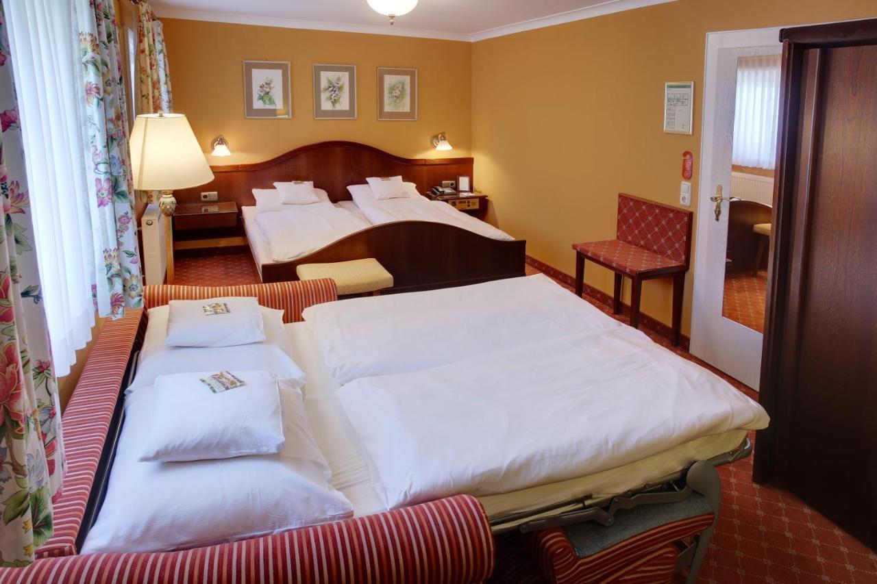 Hotel Brauereigasthof Landwehr-Braeu Reichelshofen Bagian luar foto