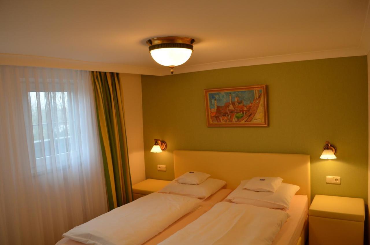Hotel Brauereigasthof Landwehr-Braeu Reichelshofen Bagian luar foto