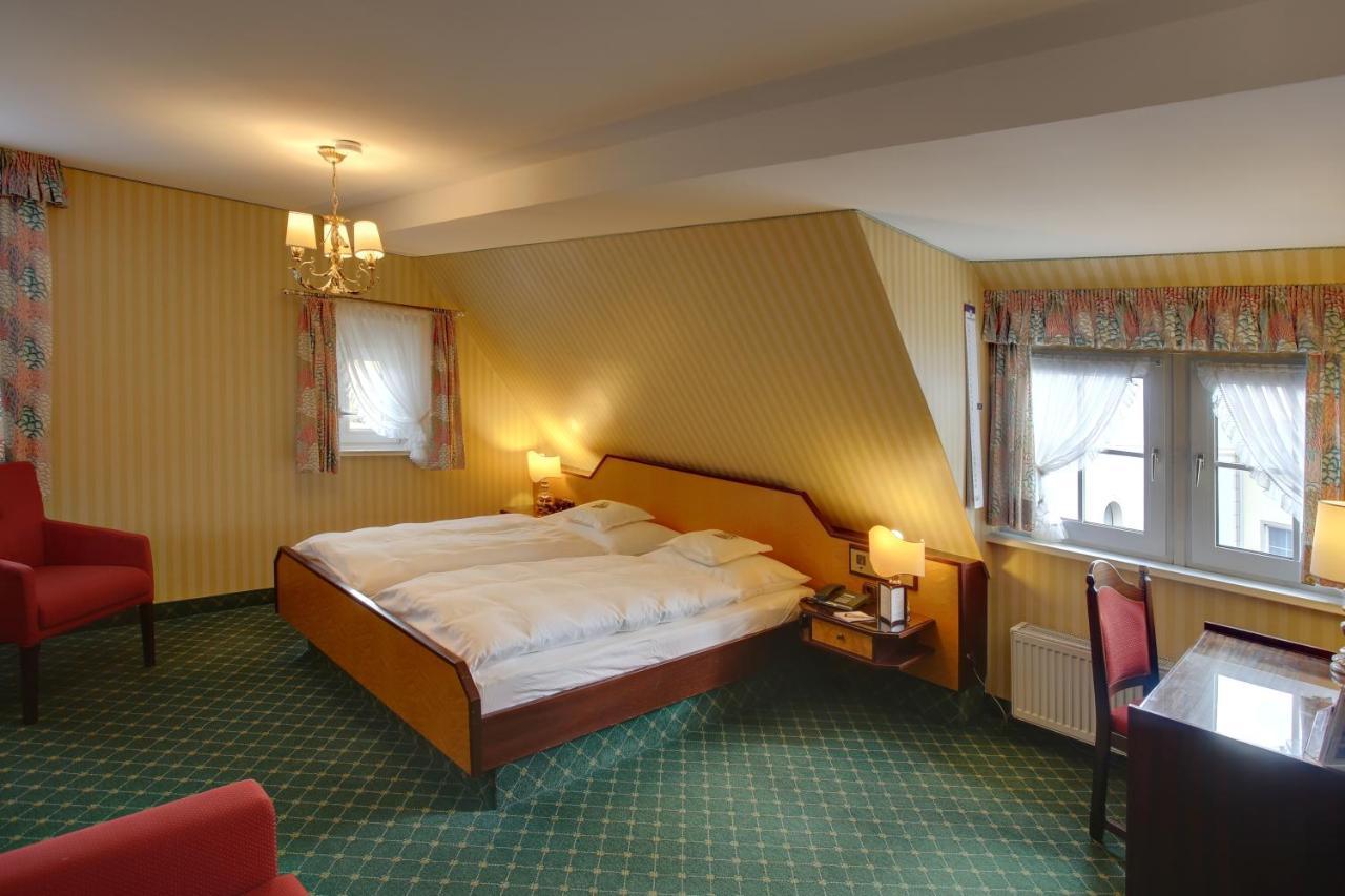 Hotel Brauereigasthof Landwehr-Braeu Reichelshofen Bagian luar foto