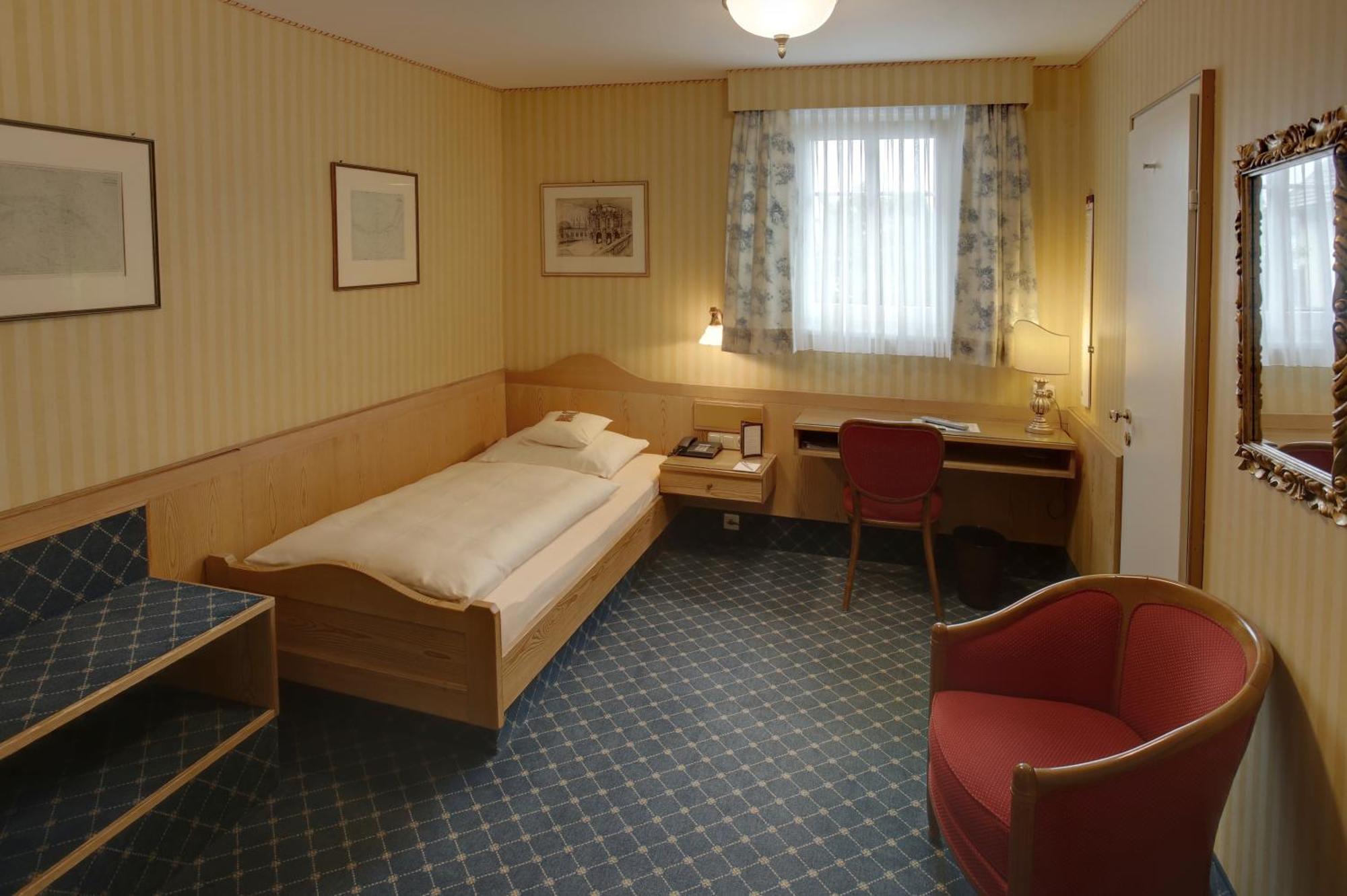 Hotel Brauereigasthof Landwehr-Braeu Reichelshofen Ruang foto