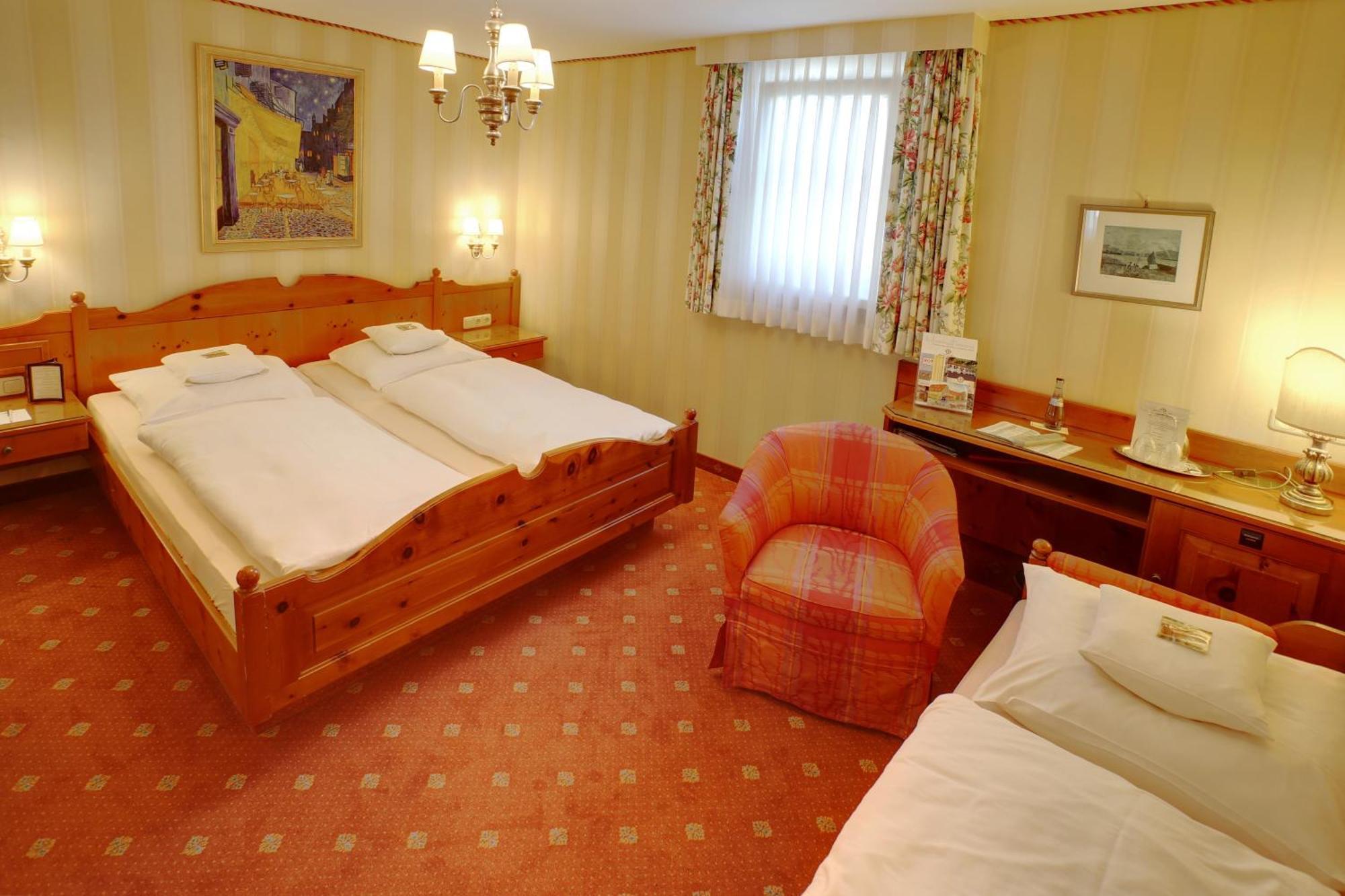 Hotel Brauereigasthof Landwehr-Braeu Reichelshofen Ruang foto