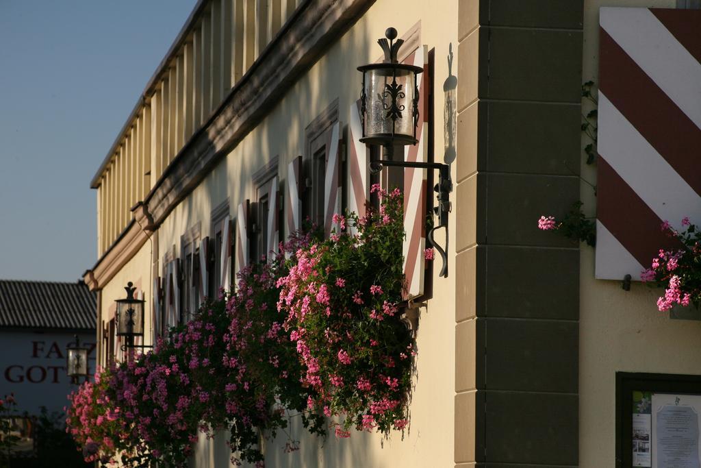 Hotel Brauereigasthof Landwehr-Braeu Reichelshofen Bagian luar foto