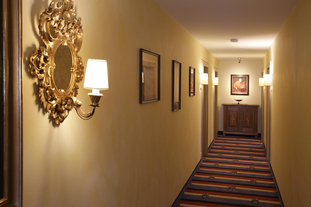 Hotel Brauereigasthof Landwehr-Braeu Reichelshofen Bagian luar foto