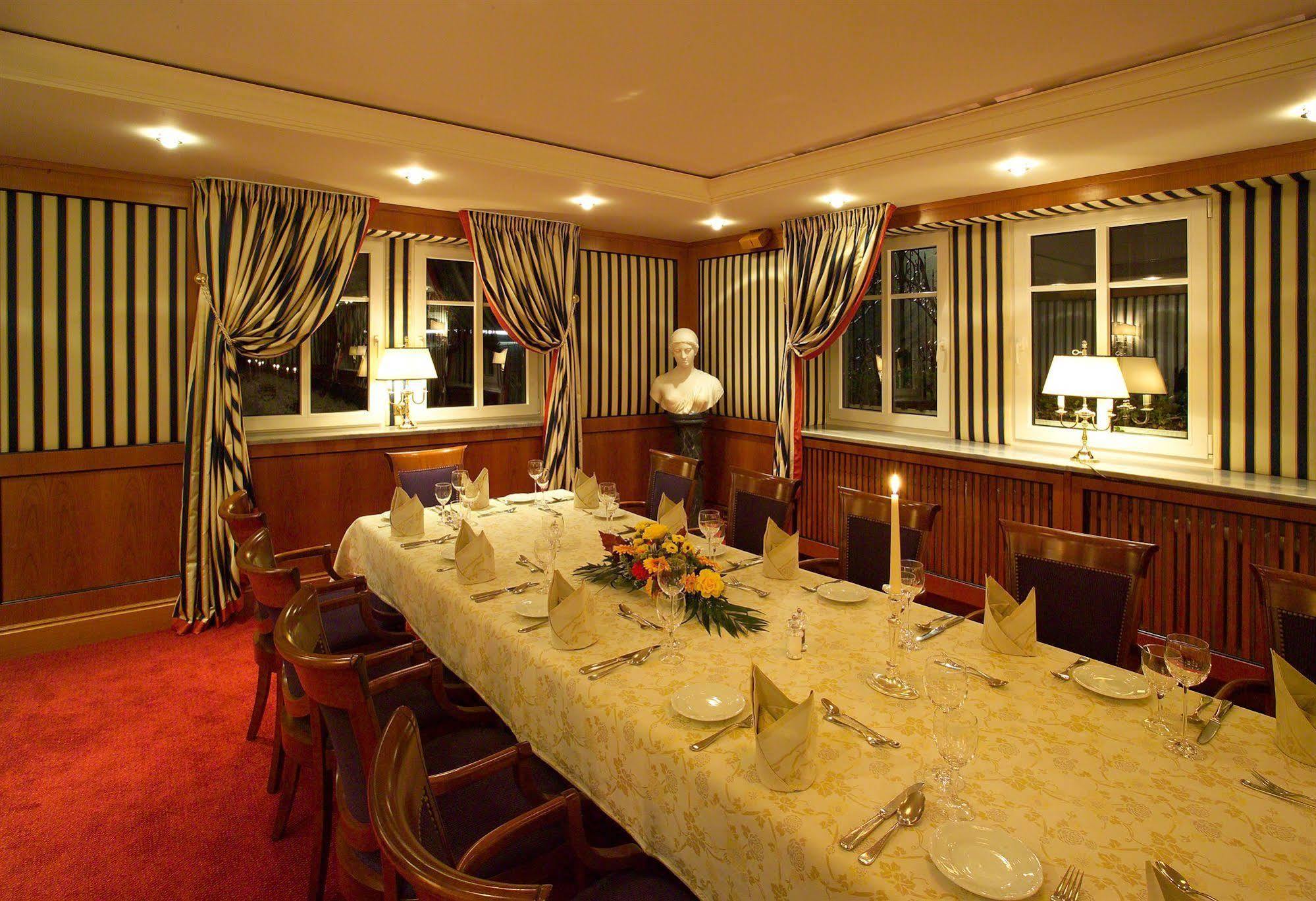 Hotel Brauereigasthof Landwehr-Braeu Reichelshofen Bagian luar foto
