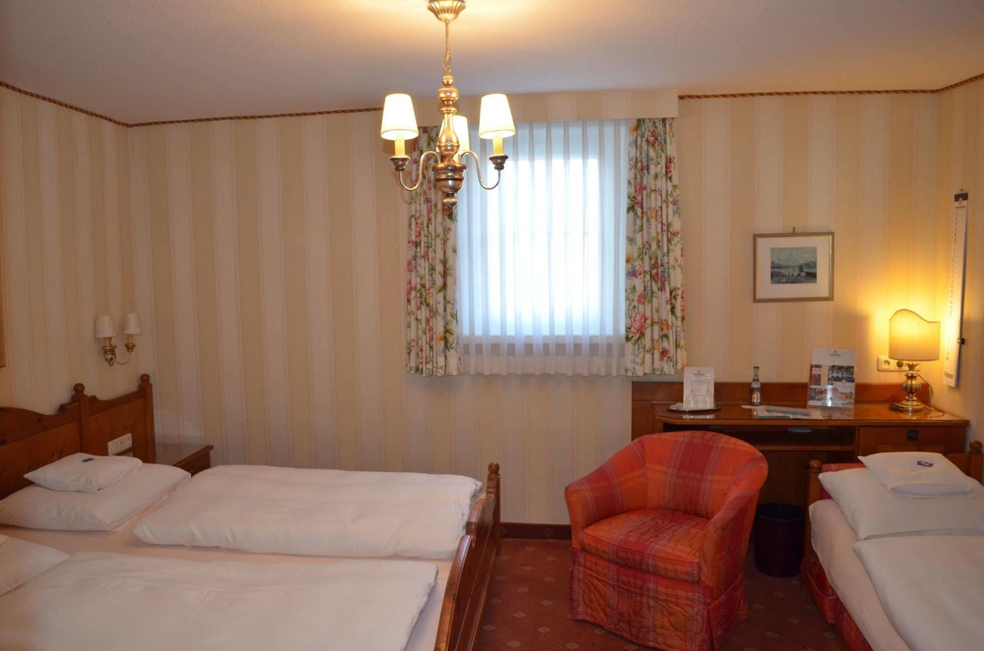 Hotel Brauereigasthof Landwehr-Braeu Reichelshofen Bagian luar foto